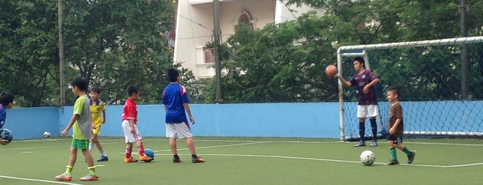 Bina Bangsa School Futsal Field is one of The 13 Best Places for Football in Jakarta.