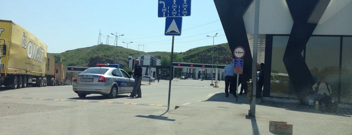 Azerbaijan-Georgia Border | Sınıq Körpü Buraxılış Məntəqəsi | საბაჟო გამშვები პუნქტი "წითელი ხიდი" is one of visited int..