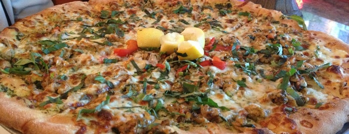 Mama Palma's Gourmet Pizza is one of Tempat yang Disimpan R.