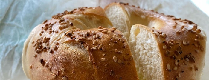 Hot Bagels & Bialys is one of South BK Eats.