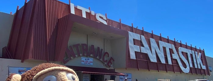 Fantastic Indoor Swap Meet is one of Las Vegas Off Strip.