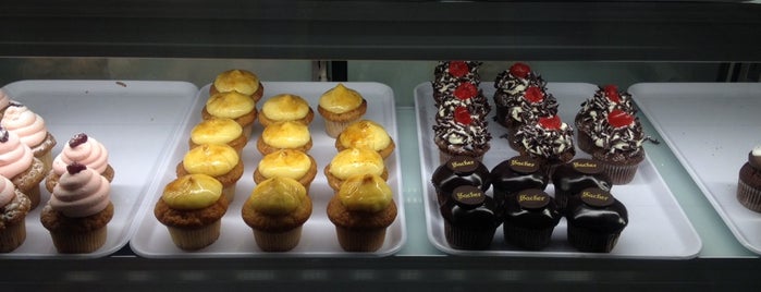 Think-Sweet Bakery is one of Lugares favoritos de Marta.