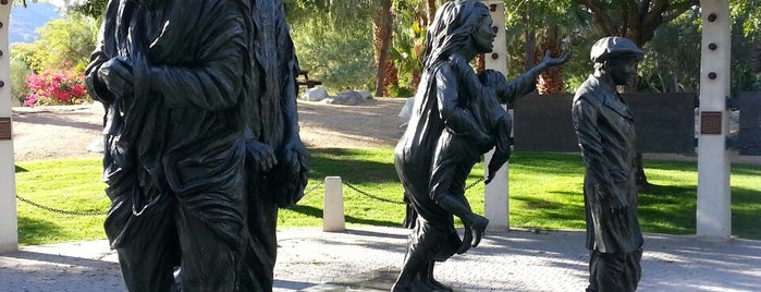 Desert Holocaust Memorial is one of Lugares favoritos de Steve.