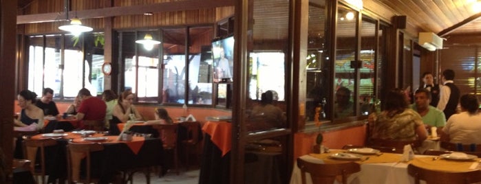 Restaurante Toca da Traíra is one of สถานที่ที่ Raíra ถูกใจ.