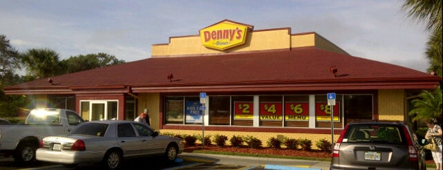 Denny's is one of Locais curtidos por Paula.