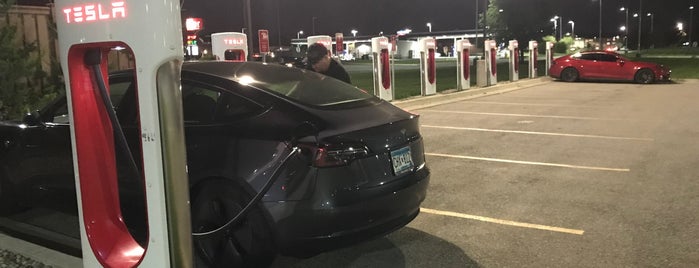 Tesla Supercharger is one of Orte, die Mark gefallen.