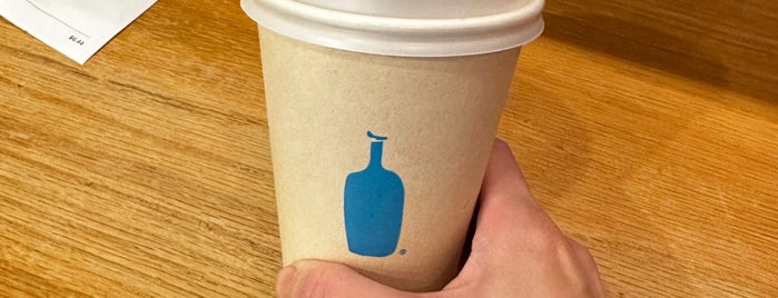 Blue Bottle Coffee is one of สถานที่ที่ Vince ถูกใจ.