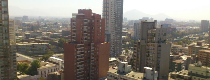 Moneda con San Martín is one of Comuna Santiago Centro.