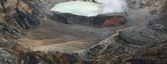 Volcán Poás is one of Volcanes de Costa Rica.