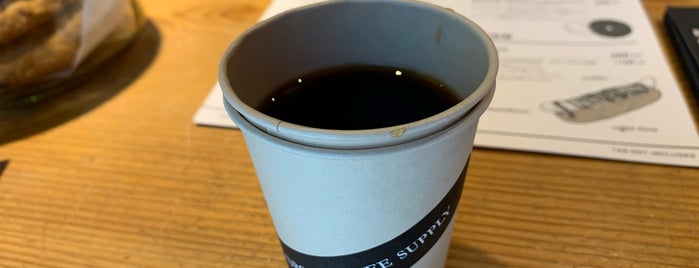 Drip & Drop Coffee Supply Takoyakushi is one of Harikaさんの保存済みスポット.