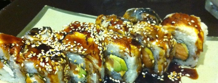 Sushi Ken is one of Tempat yang Disukai Lluvia.