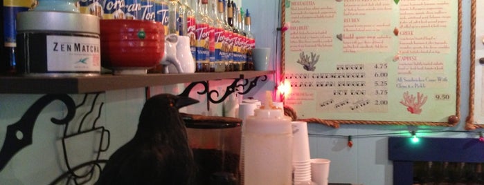 Crow's Nest Coffee Shoppe is one of Locais curtidos por Dustin.