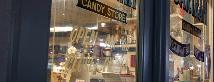 SARIRAH Candy Store is one of free Wi-Fi in 世田谷区.