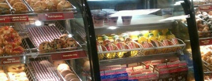 Tim Hortons is one of Lugares favoritos de Melody.