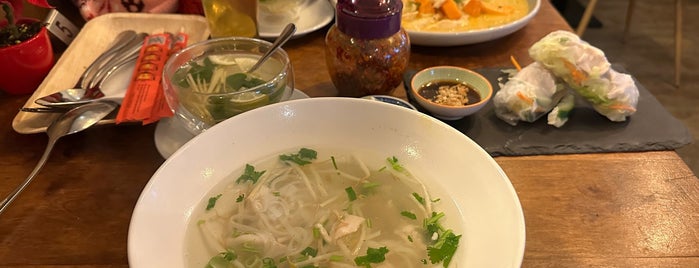 Saigon Food is one of Lugares favoritos de Jerry.