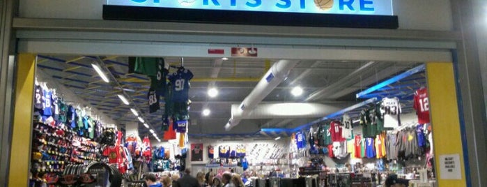 My Favorite Sports Store is one of Orte, die Frank gefallen.
