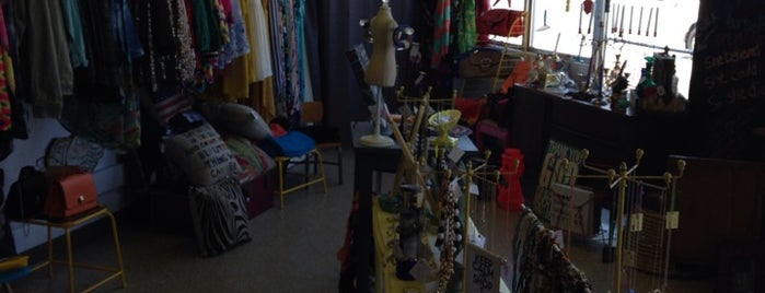 Boomerang Boutique is one of Orte, die Dana gefallen.