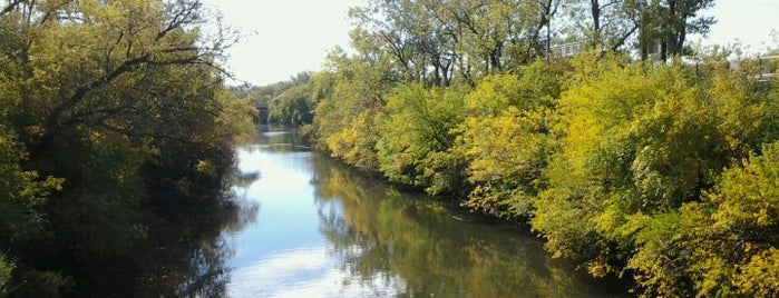 River Park is one of Lugares favoritos de Paul.