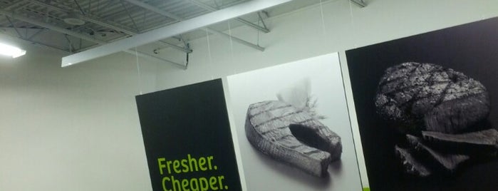 FreshCo is one of Lugares favoritos de Joe.