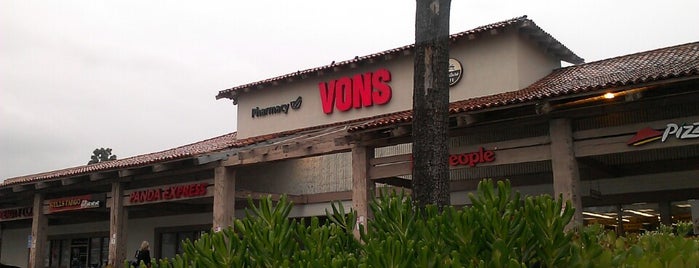 VONS is one of Lugares favoritos de Janine.