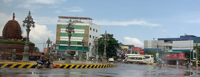 Durian Monument is one of 🌎 JcB 🌎 : понравившиеся места.