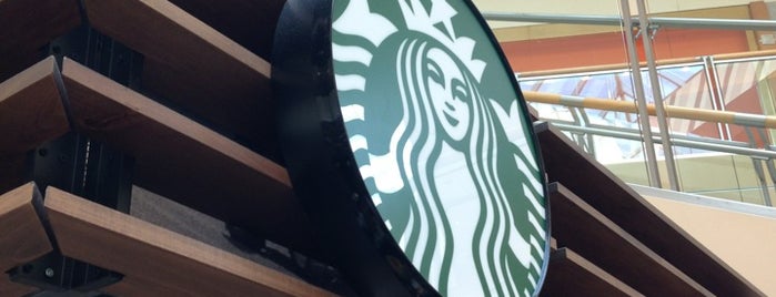 Starbucks is one of Lugares guardados de Kj.