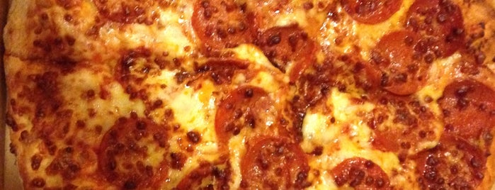 Domino's Pizza | დომინოს პიცა is one of สถานที่ที่ Temo ถูกใจ.