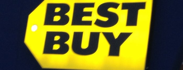 Best Buy is one of Tempat yang Disukai Linda.