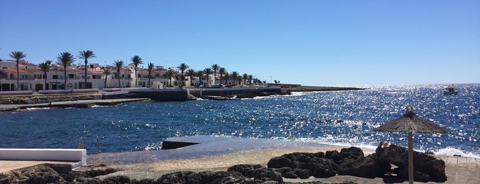 Beach Club Salgar is one of Menorca.