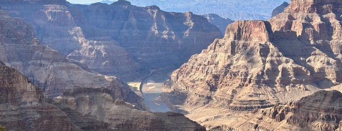 Grand Canyon West is one of Oscarさんのお気に入りスポット.