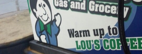 Lou Perrine's Gas and Grocery is one of Williamさんのお気に入りスポット.