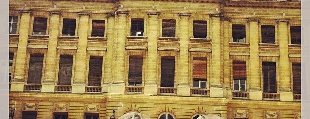 Hôtel de ville de Bordeaux – Palais Rohan is one of Suzetteさんのお気に入りスポット.