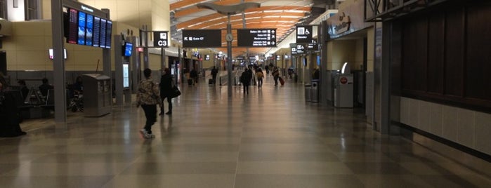 Terminal 2 is one of Orte, die Ian gefallen.