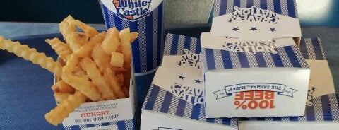 White Castle is one of Jamesさんのお気に入りスポット.