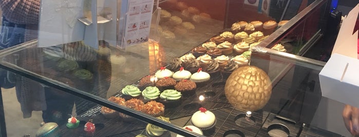 Kisses Cupcakes is one of Gespeicherte Orte von Greg.