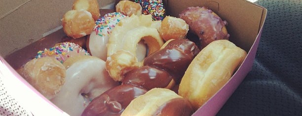 Dee's Donuts is one of Pastries, Donuts, etc..