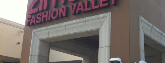 AMC Fashion Valley 18 is one of Tempat yang Disukai Butch.