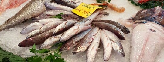 Mercat De Camp de l'Arpa is one of Barri Camp de l'Arpa.