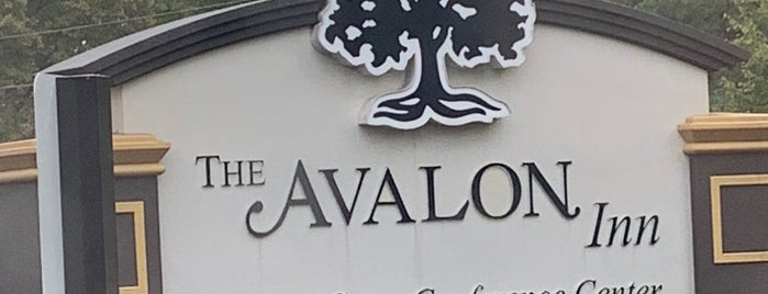 Avalon Inn is one of Orte, die Alyssa gefallen.