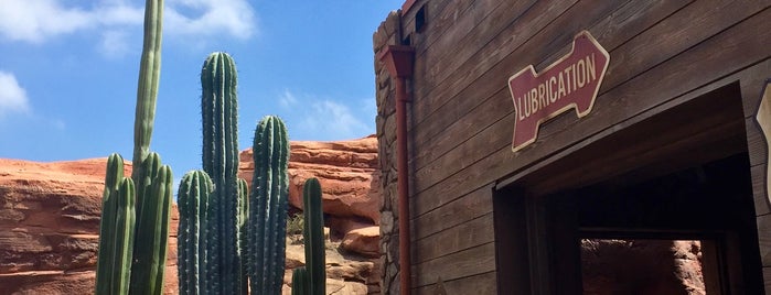 Cars Land is one of Kyleさんのお気に入りスポット.