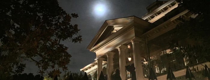 Haunted Mansion is one of Kyle : понравившиеся места.