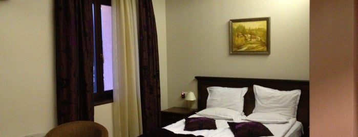 Yantra Grand Hotel is one of Alex : понравившиеся места.