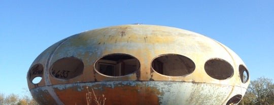 Futuro House is one of สถานที่ที่บันทึกไว้ของ Eric.