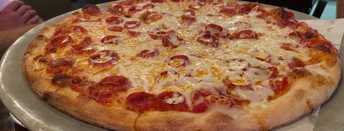 Mondo Pizza is one of Food.