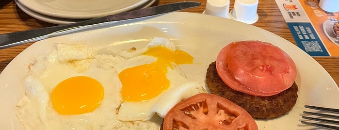 Cracker Barrel Old Country Store is one of DC Faves.