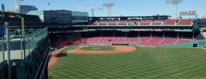 Фенуэй Парк is one of MLB parks.