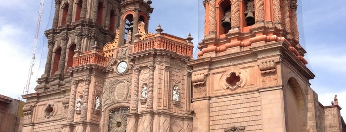 Catedral Metropolitana de San Luis Rey is one of Locais curtidos por Zava.