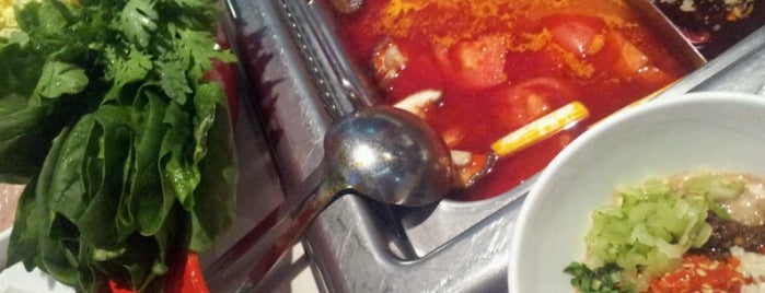 海底捞火锅 Haidilao Hot Pot is one of Lieux sauvegardés par Yongsuk.