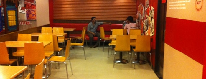 KFC, Dhanmondi is one of Tempat yang Disimpan ꌅꁲꉣꂑꌚꁴꁲ꒒.