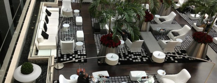 Oryx Doha Hotel is one of Clive'nin Beğendiği Mekanlar.